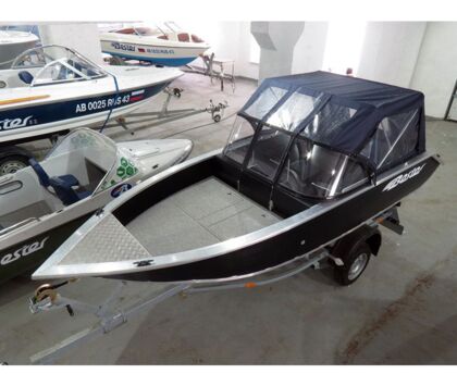Алюминиевая моторная лодка Бестер-450DC Графит / Светло-серый