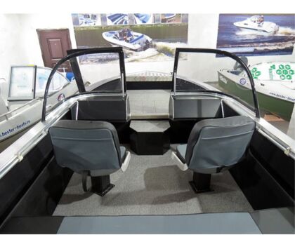 Алюминиевая моторная лодка Бестер-450DC Графит / Светло-серый